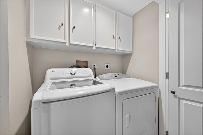 Building Photo - 12625 Memorial Dr