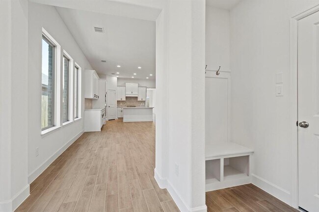 Building Photo - 16310 Rock Hollow Bend Ln