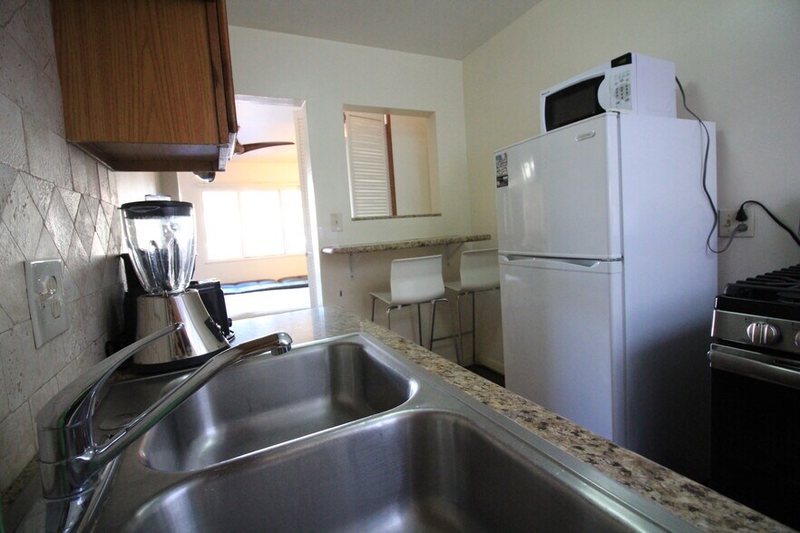 Building Photo - 2826 Mission Blvd