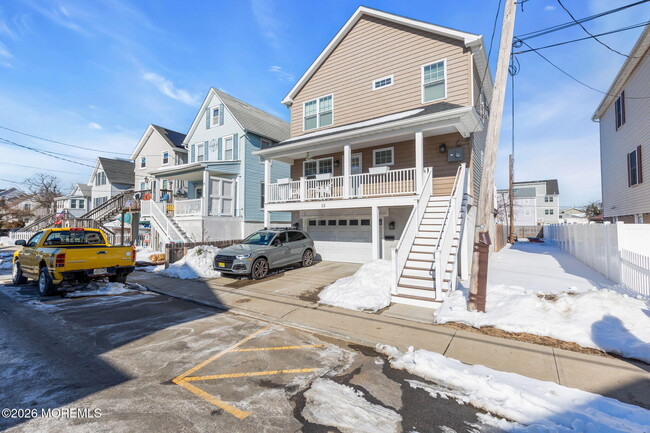 Building Photo - 12 4th St