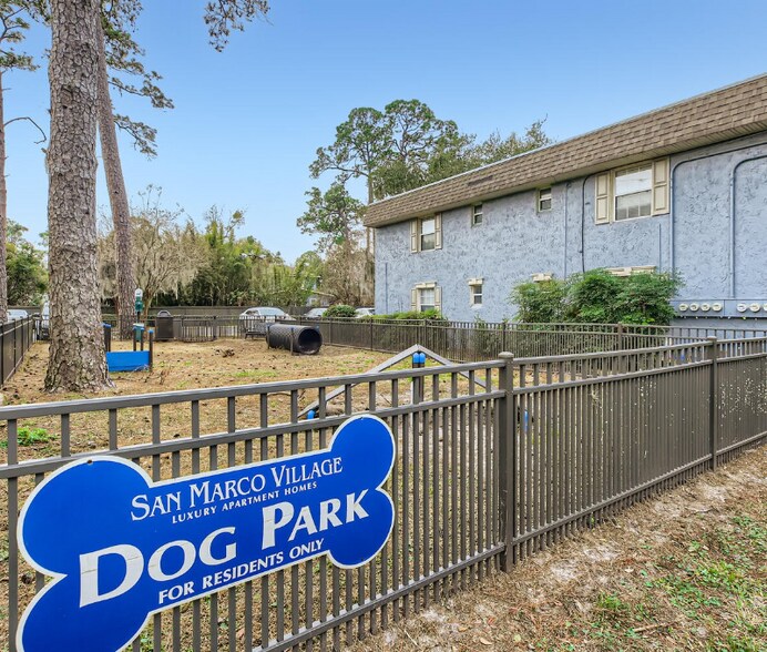 Building Photo - 2166 Dunsford Terrace