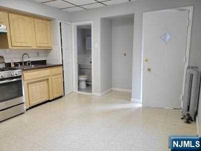 Building Photo - 123 Sylvan St