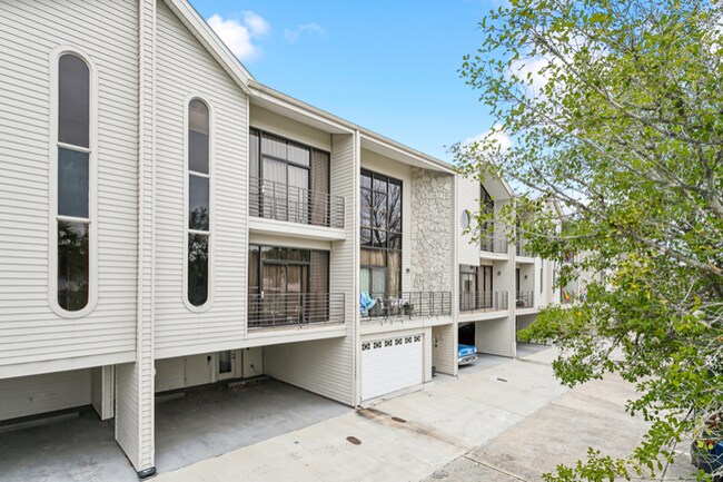 Building Photo - 127 LA-22