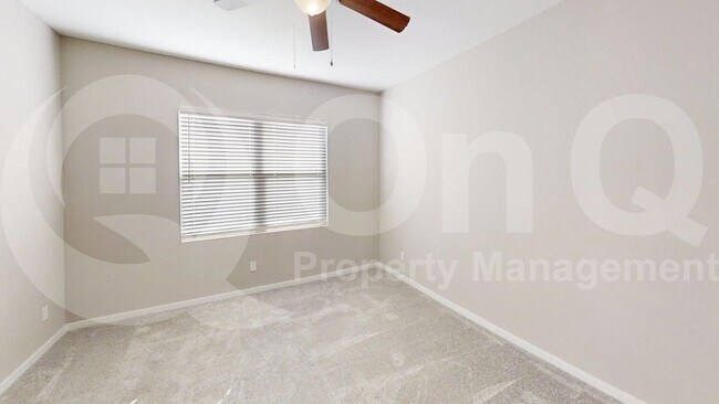 Building Photo - 746 E Doral Ave