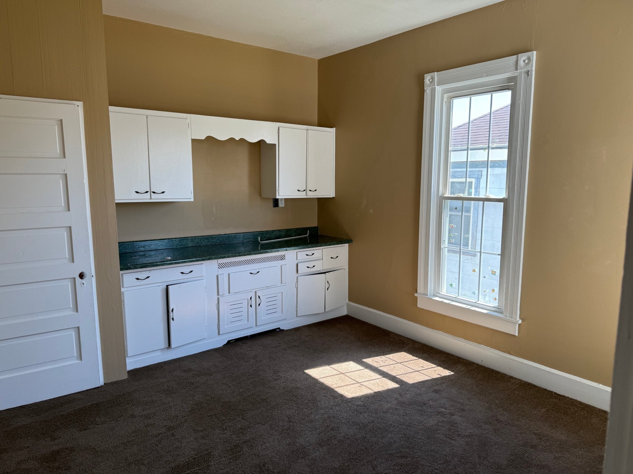 Building Photo - 415 S 13th St