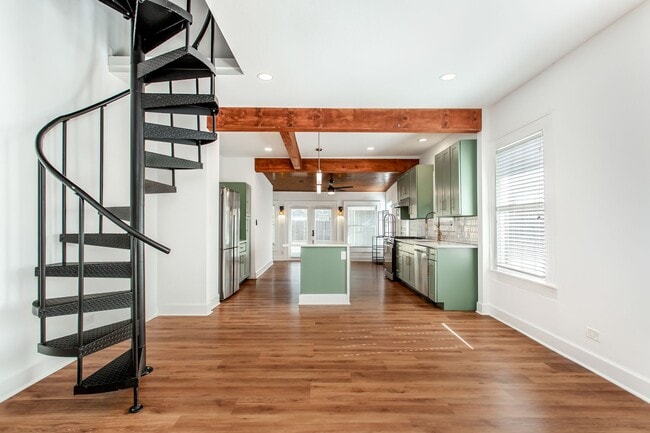 Building Photo - Beautiful Craftsman Style in Junius Heights!