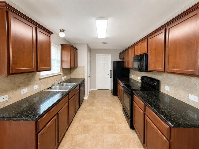 Building Photo - 220 Adriana Ln