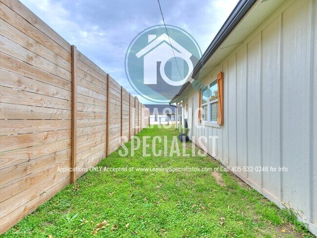 Building Photo - Norman 3 Bed 2 Bath New Custom Build Available for Immediate Move!!