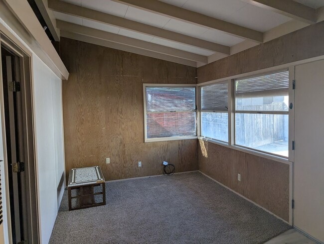 Building Photo - Taylor Wheeler built Fresno High Area home offering wonderful amenities + separate 1 bedroom suite.