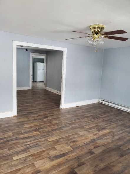 Building Photo - 76 Coal St