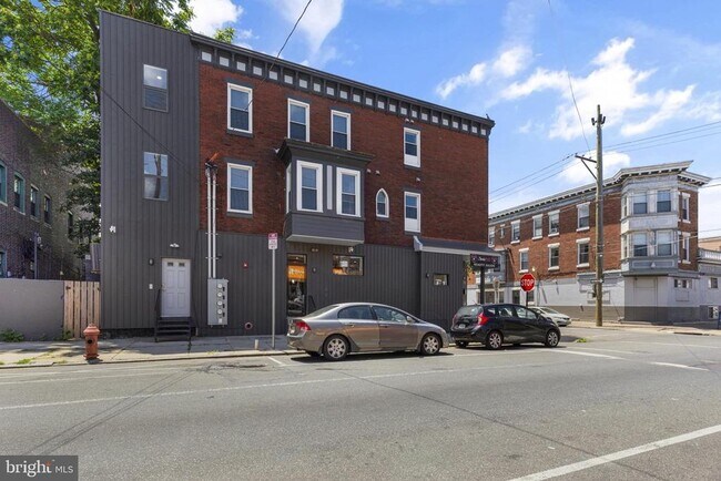 Building Photo - 537 N 35th St