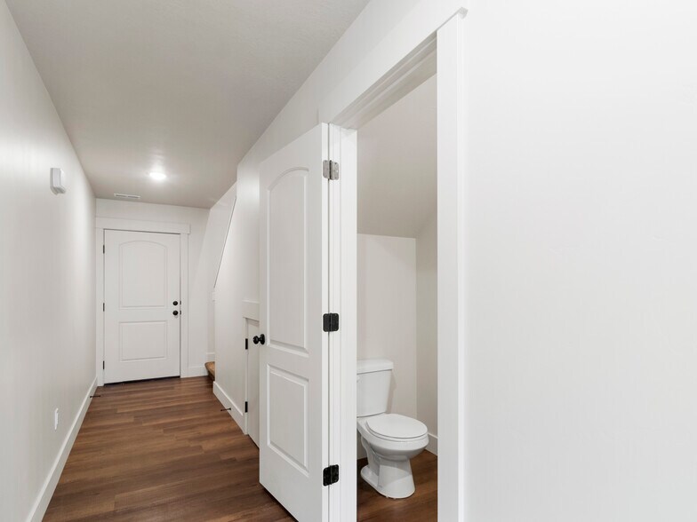 Building Photo - 38 S 480 W