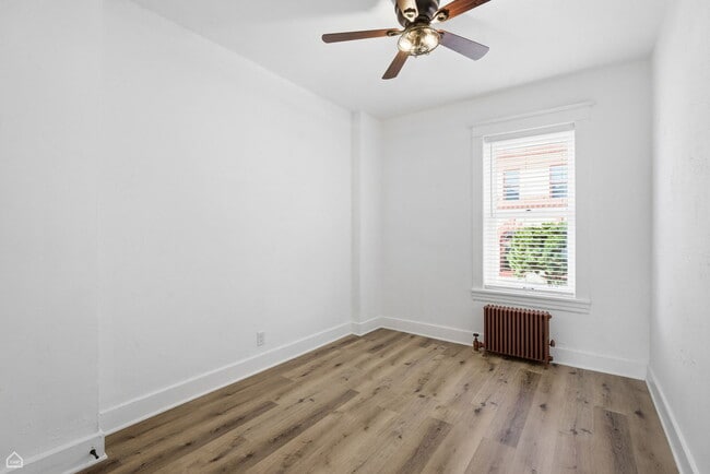 Building Photo - 107 1/2 Dean St