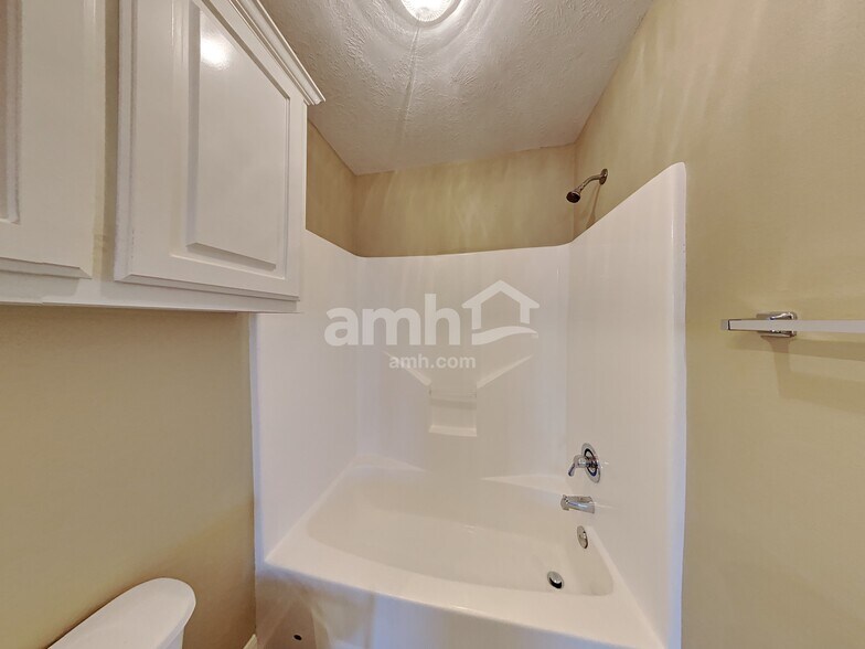 Building Photo - 2209 Kingfish Rd