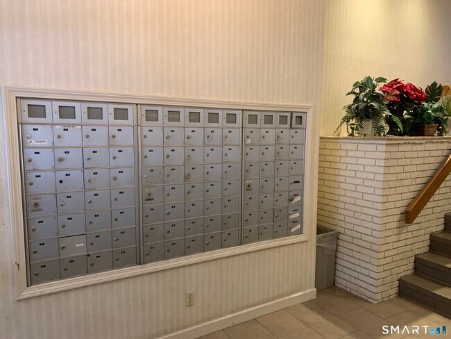 Building Photo - 34 A Padanaram Rd