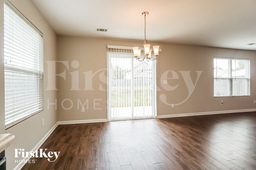 Building Photo - 4778 Woodford Cir