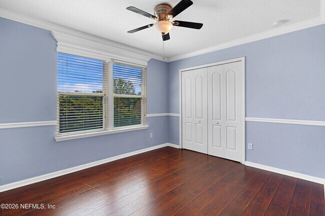 Building Photo - 352 Silver Glen Ave