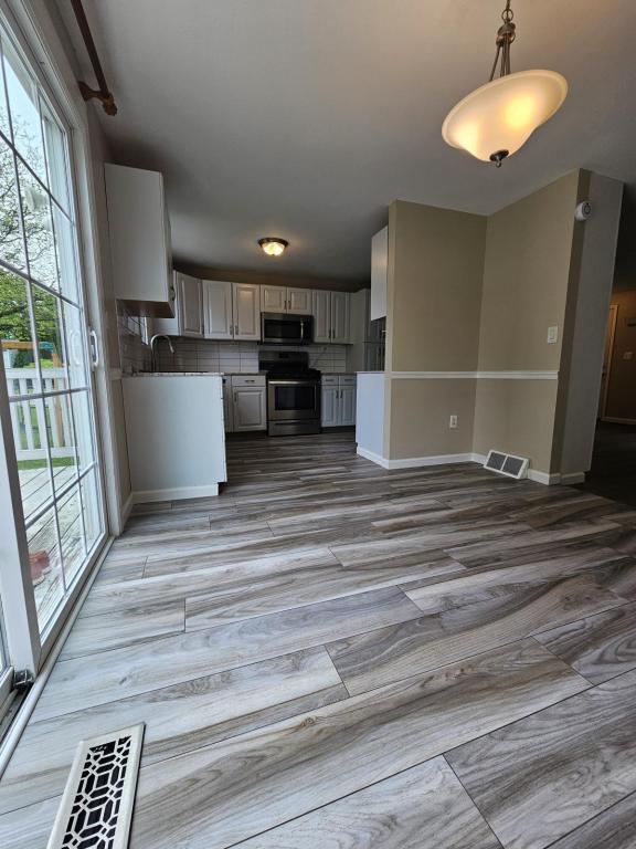Building Photo - 8432 Falcon Dr