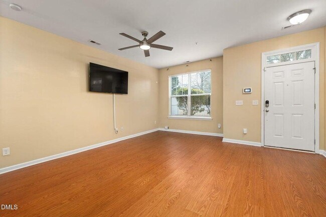 Building Photo - 401 Coalinga Lane