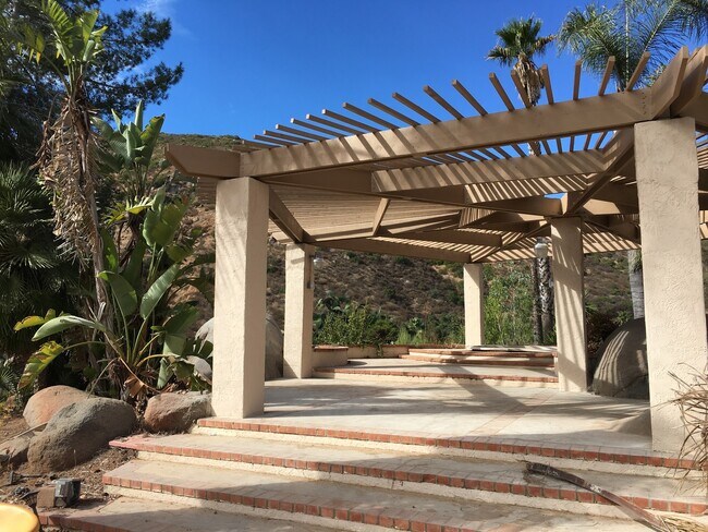 Building Photo - 3317 Vista Rocosa