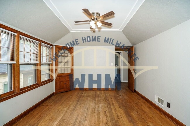 Building Photo - 3015 N 60th St