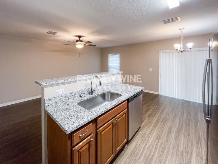 Building Photo - 8269 Halls Hammock Ct