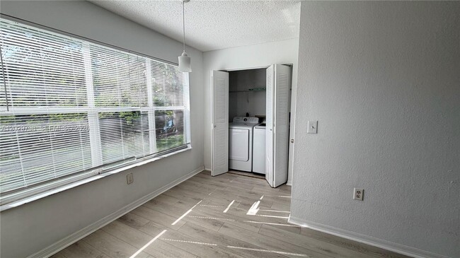 Building Photo - 13060 Vista Isles Dr