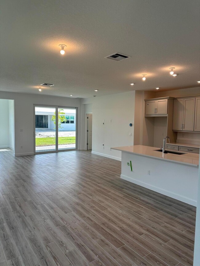 Building Photo - 12167 SW Viridian Blvd