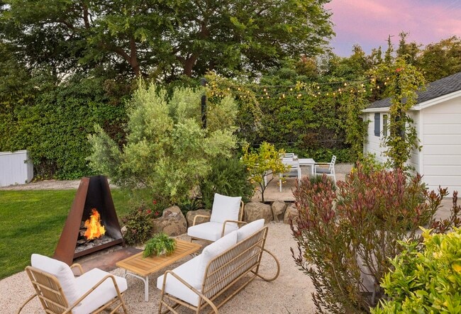 Building Photo - 240 Hot Springs Rd