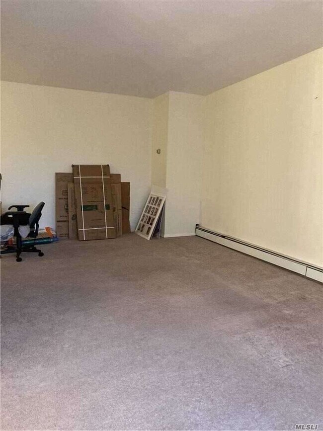 Building Photo - 265 N Newbridge Rd