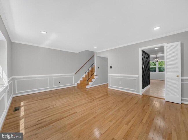 Building Photo - 15057 Cherrydale Dr