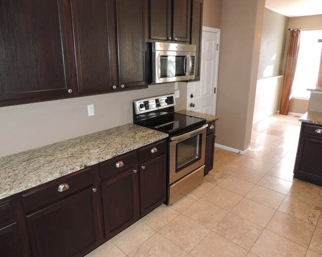 Building Photo - Conservatory 4 Bedroom Home (Available Imm...