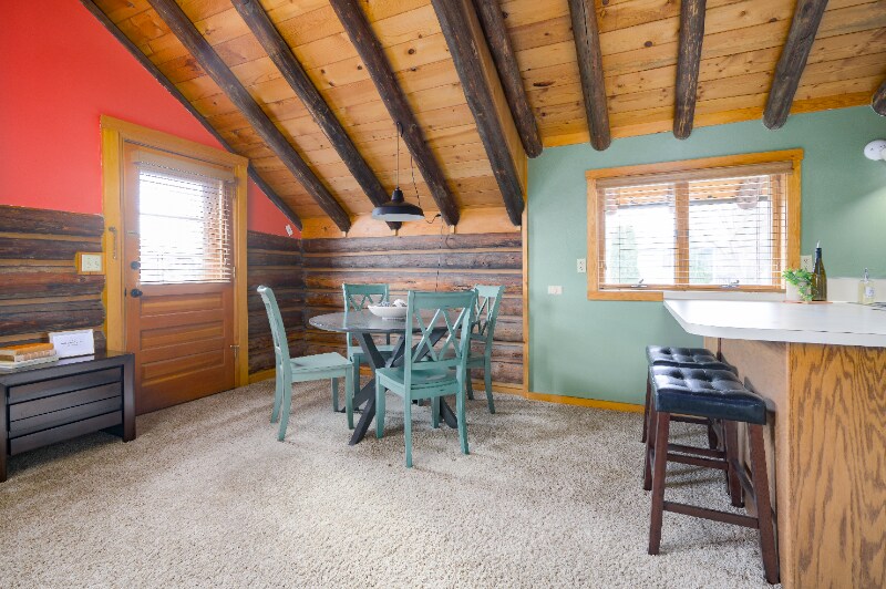 Building Photo - 410 Parkway Dr