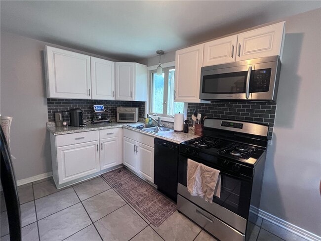 Building Photo - 17 Pleasant View Dr