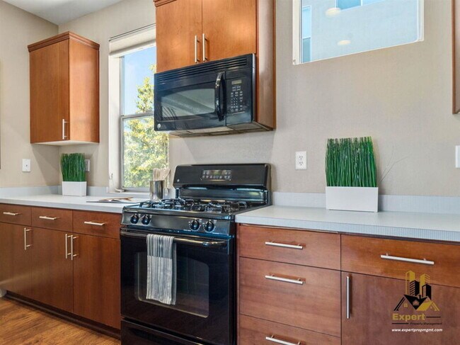 Building Photo - 797 Krypton Ct