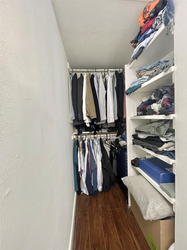 Building Photo - 412 Pacific St