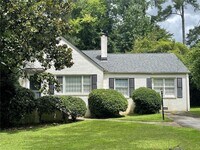 Building Photo - 3538 Kingsboro Rd NE