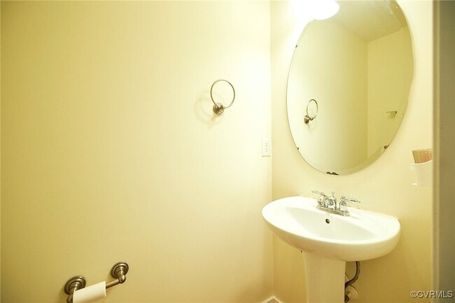 Building Photo - 444 Kingscote Ln