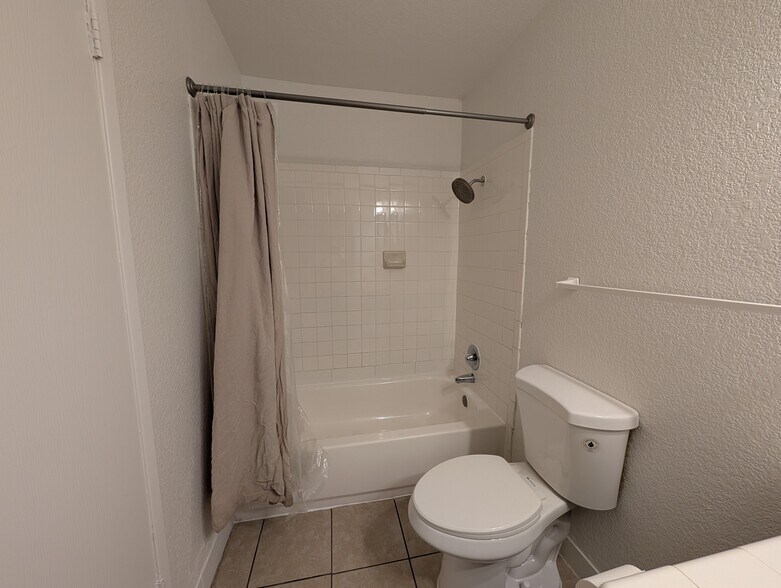 Building Photo - 9227 Kelley Dr