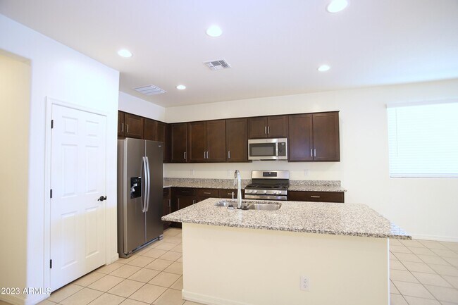 Building Photo - 5719 W Encinas Ln