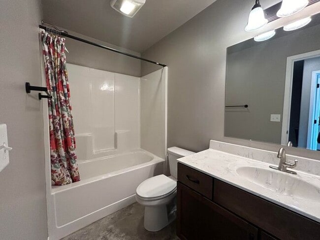 Building Photo - $2,650 | 4 Bedroom, 3.5 Bathroom House | C...