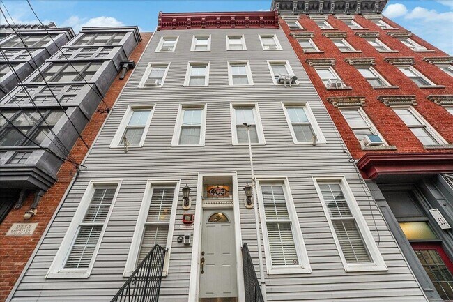 Building Photo - 403 Adams St