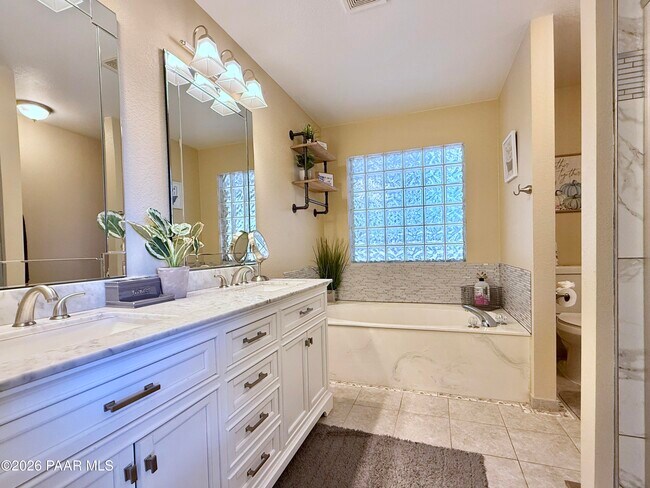 Building Photo - 4871 Butterfly Dr