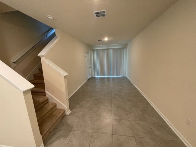 Building Photo - 2 Bed- 3 Bath Townhouse Located at Deer Run!  D.R. Horton Townhome Community