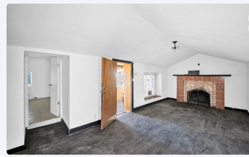 Building Photo - 82481 Valencia Ave