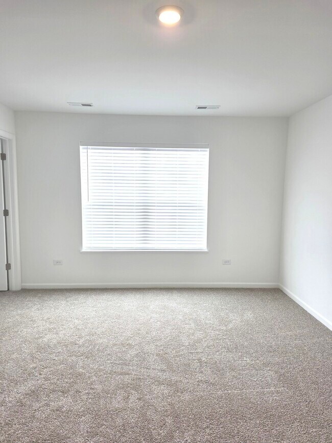 Building Photo - 14952 Dyer Ln