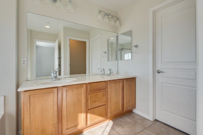 Building Photo - 4650 Ranch House Rd