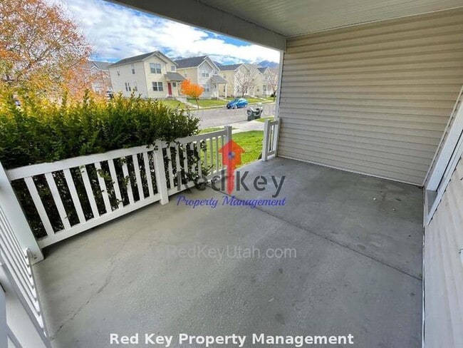 Building Photo - 80 E Single Family Home