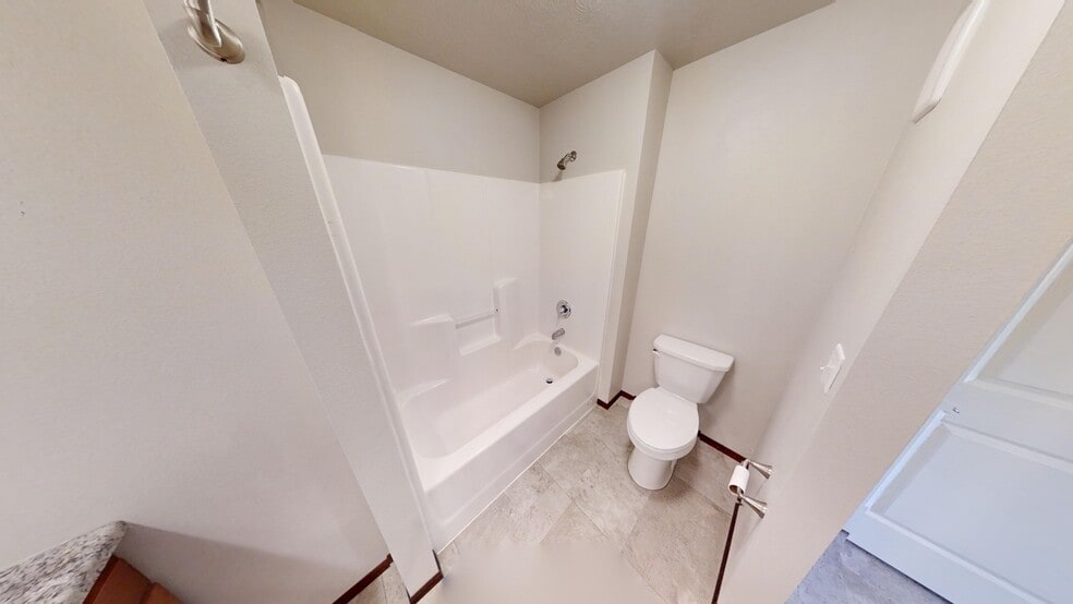 Building Photo - 110 Tanner Ct