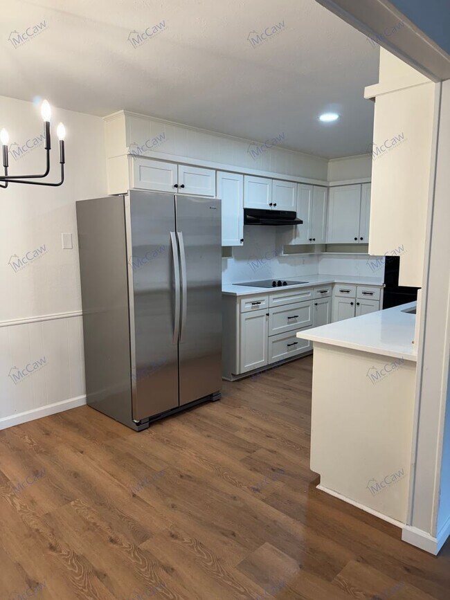 Building Photo - 2832 Townbluff Dr